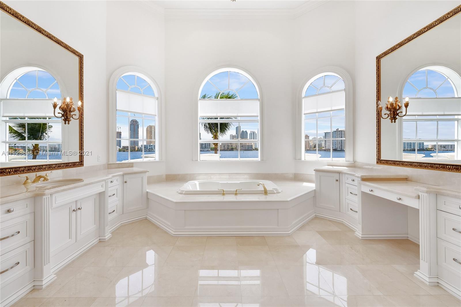 ISLAND ESTATES - Residential