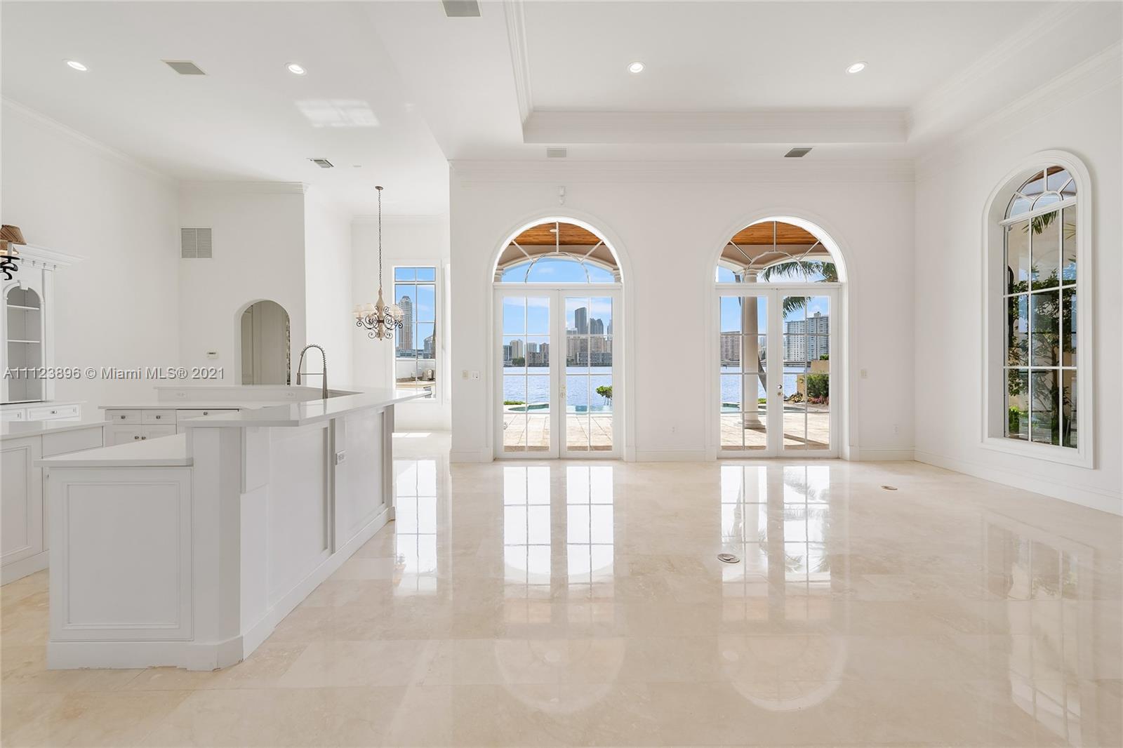 ISLAND ESTATES - Residential
