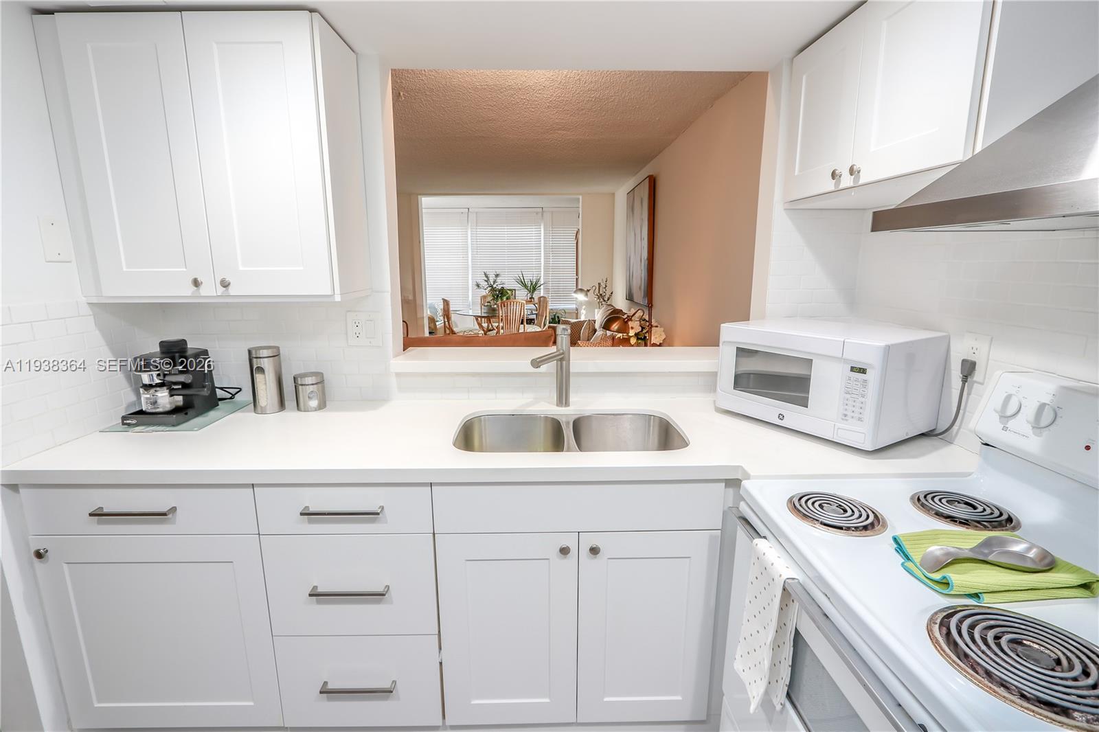 LIME BAY CONDOMINIUM 6 - Residential