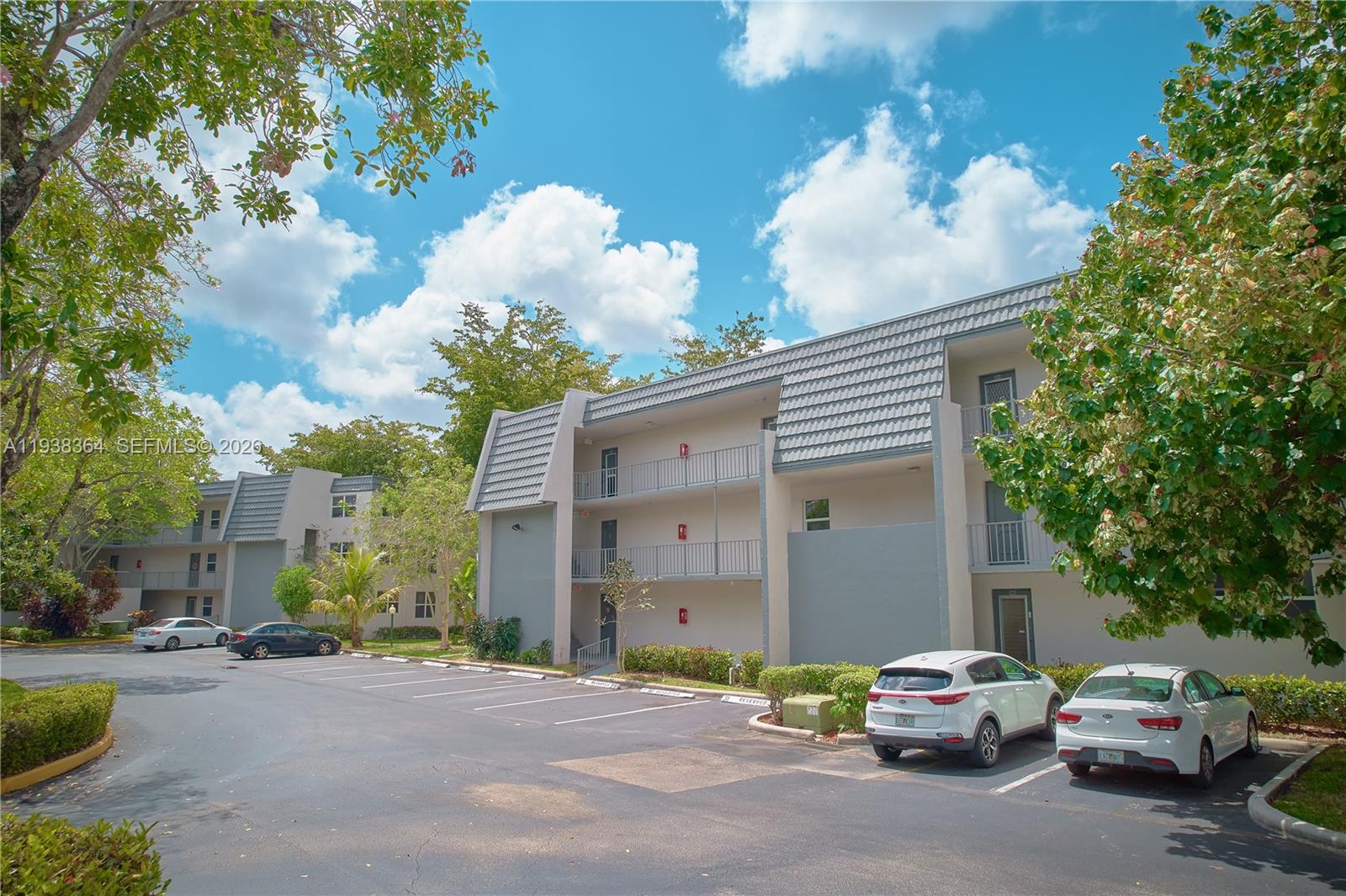 LIME BAY CONDOMINIUM 6 - Residential