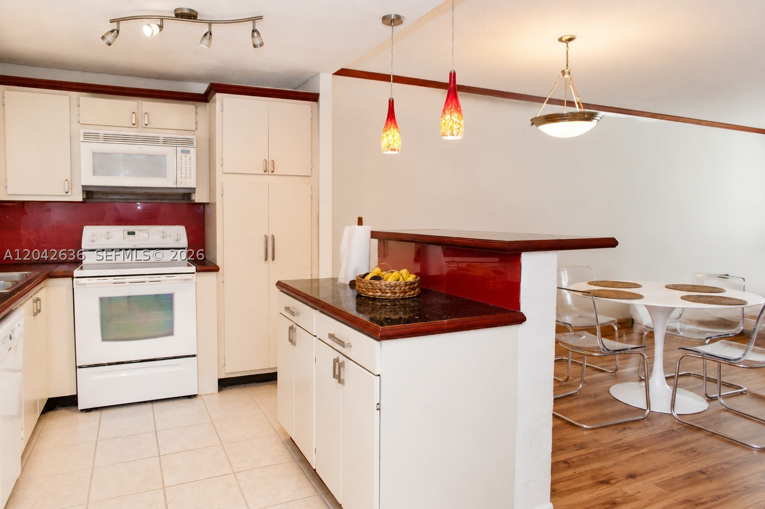 OCEANVIEW BUILDING A COND - Residential Lease