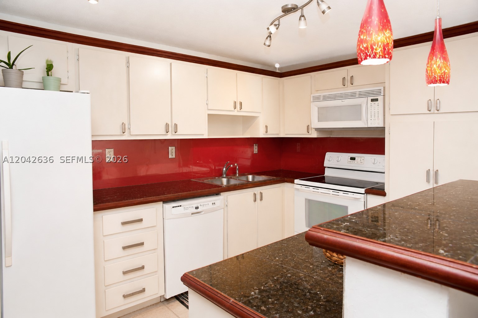 OCEANVIEW BUILDING A COND - Residential Lease