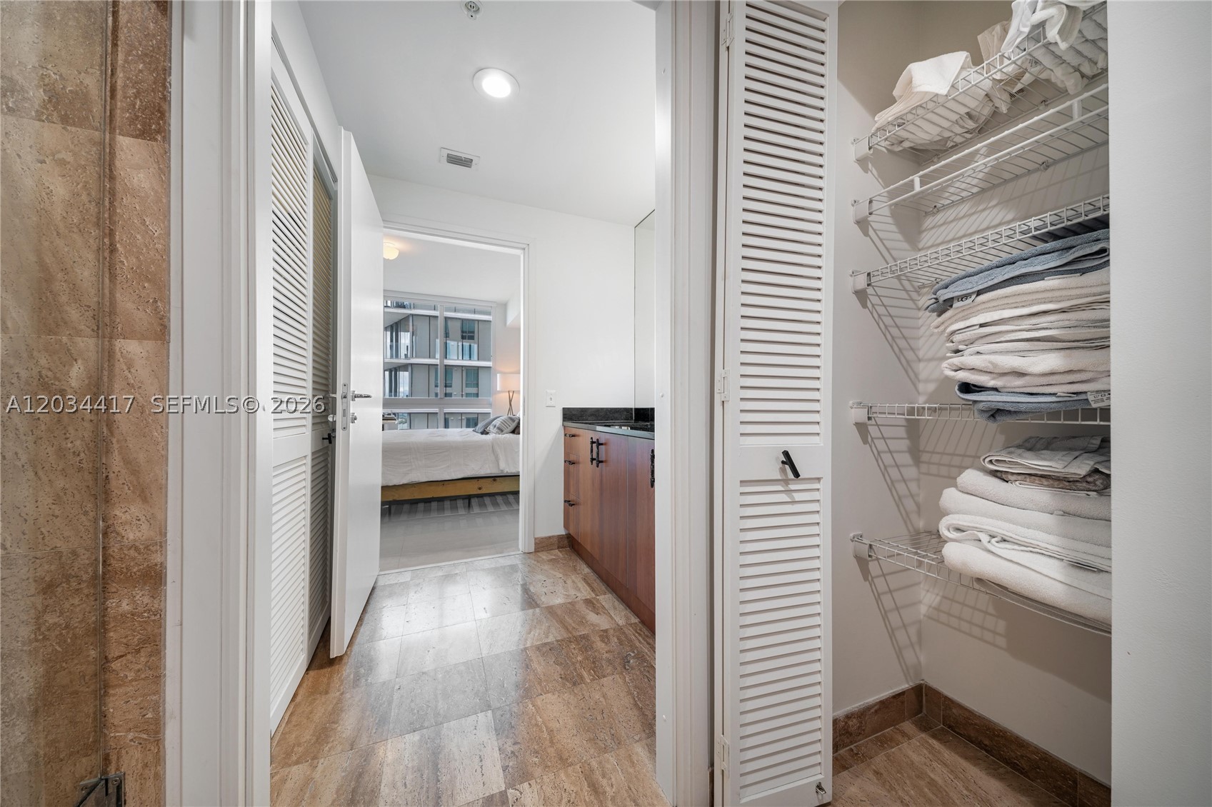 MET 1 CONDO - Residential