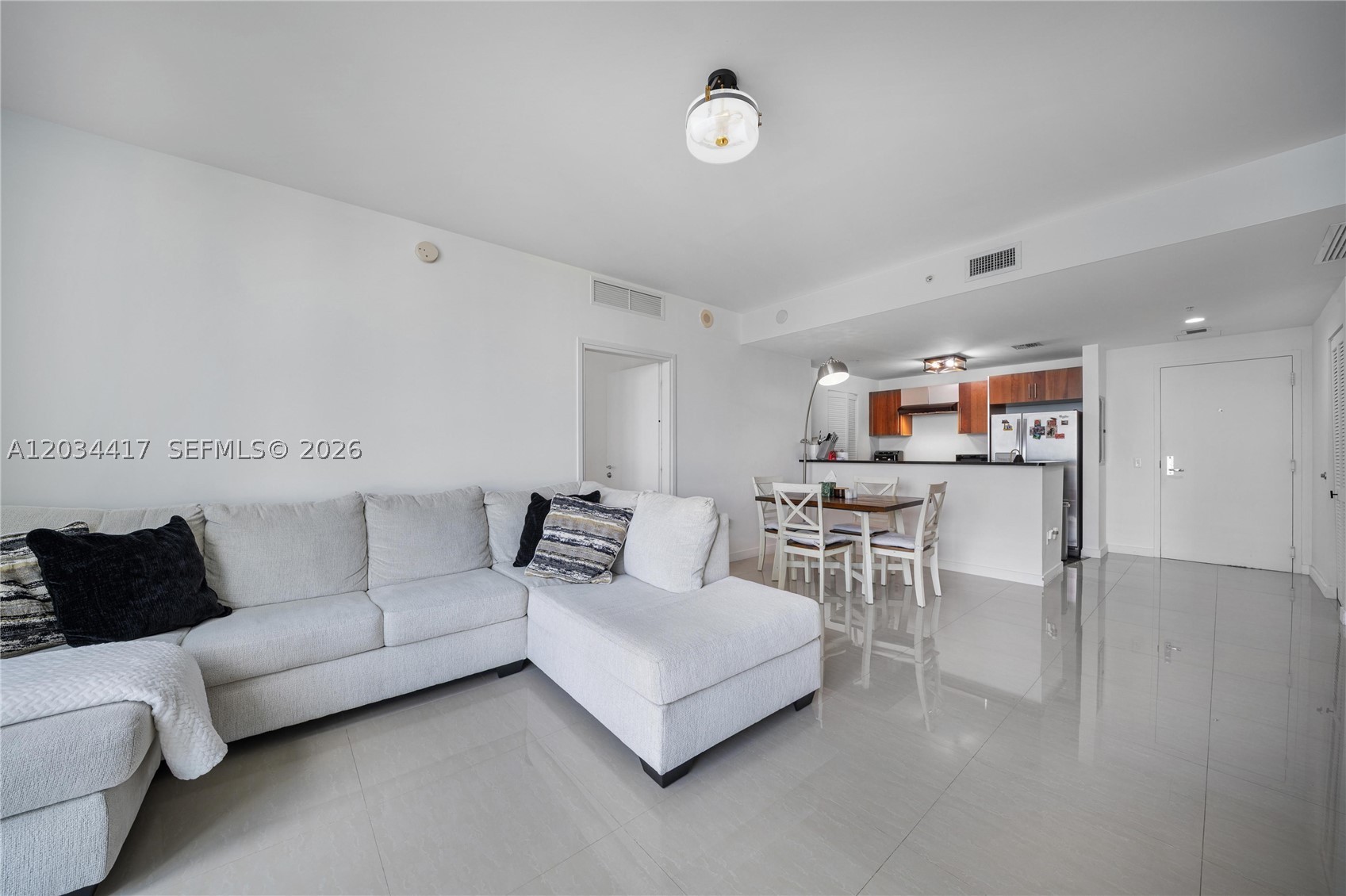 MET 1 CONDO - Residential