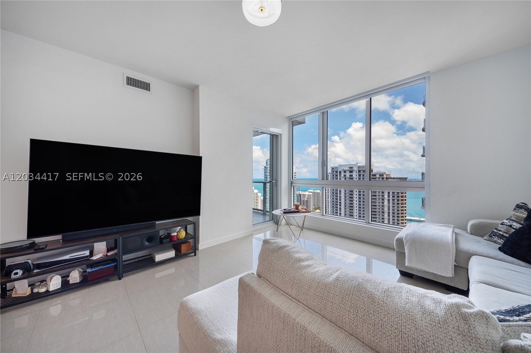 MET 1 CONDO - Residential