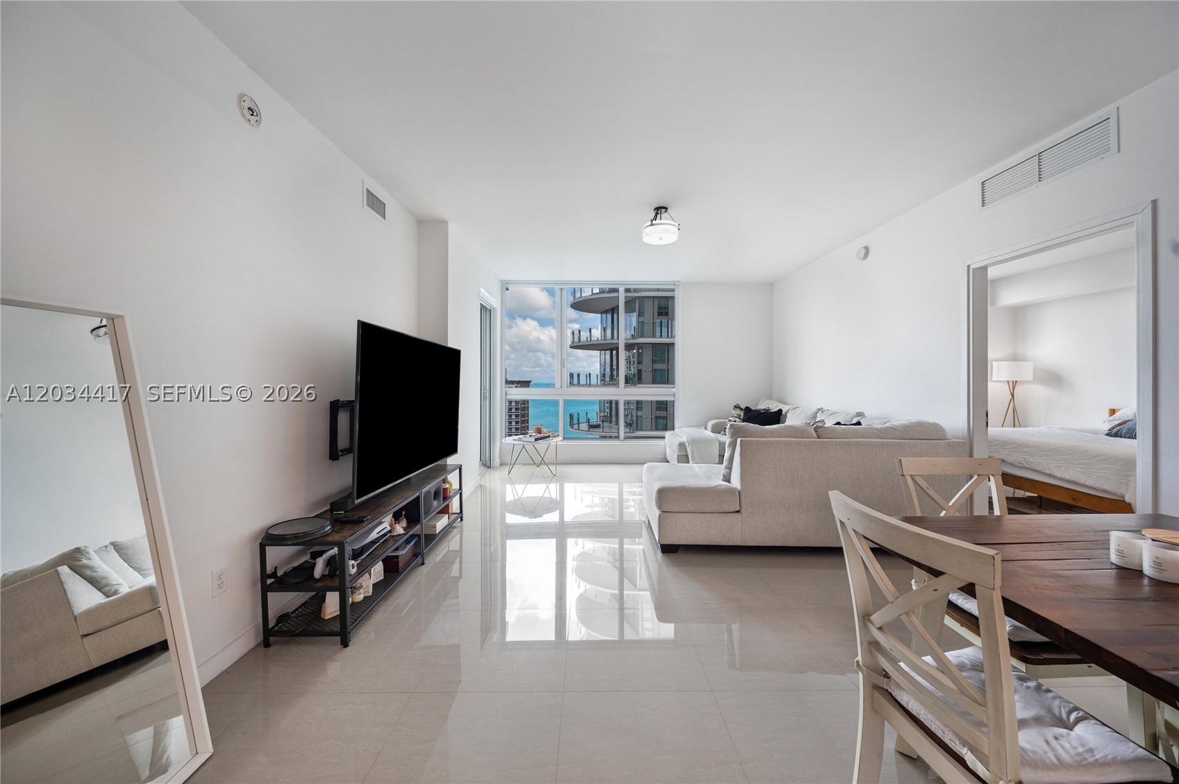 MET 1 CONDO - Residential