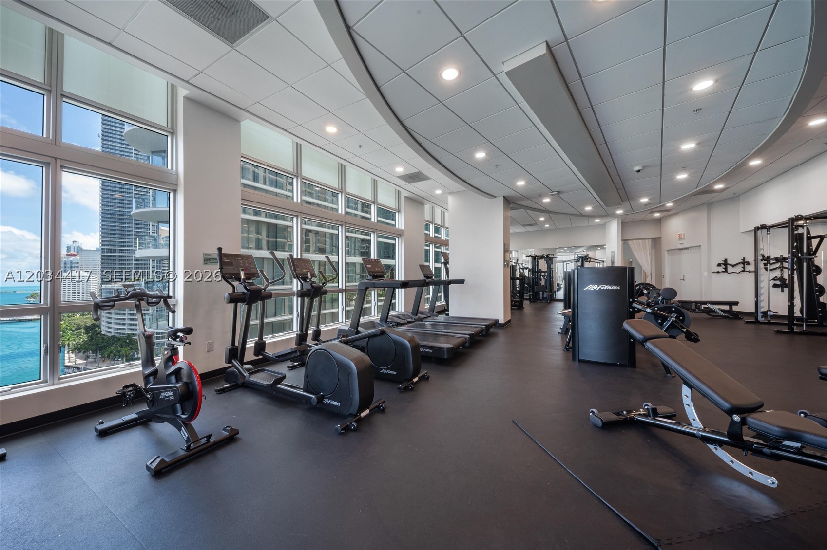 MET 1 CONDO - Residential