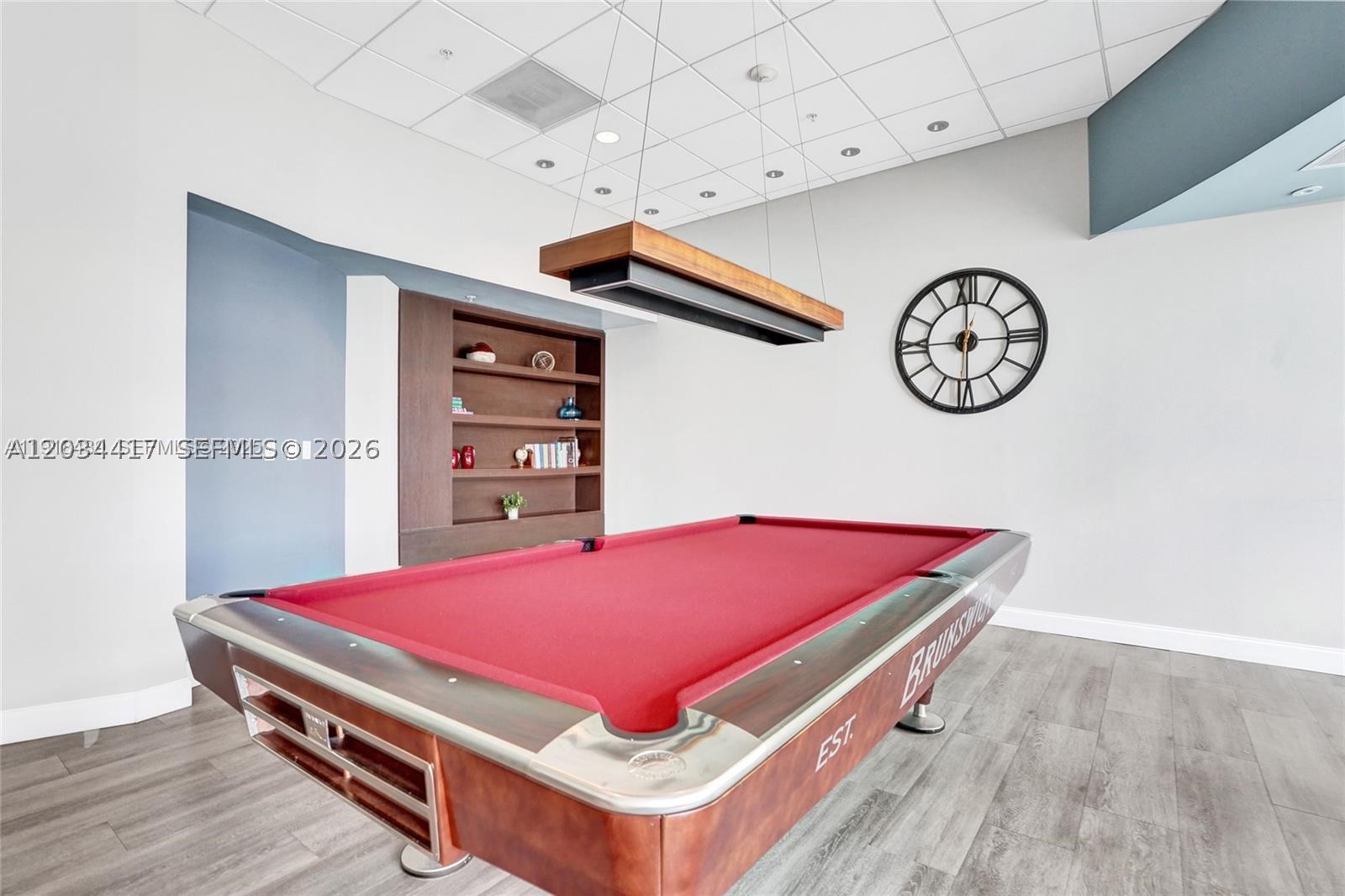 MET 1 CONDO - Residential