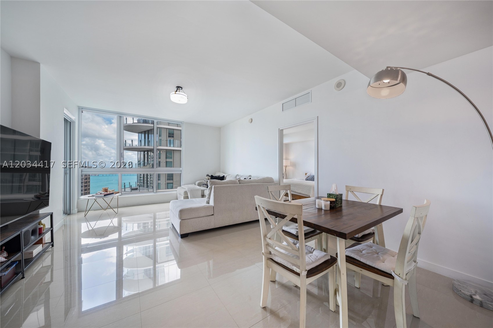 MET 1 CONDO - Residential