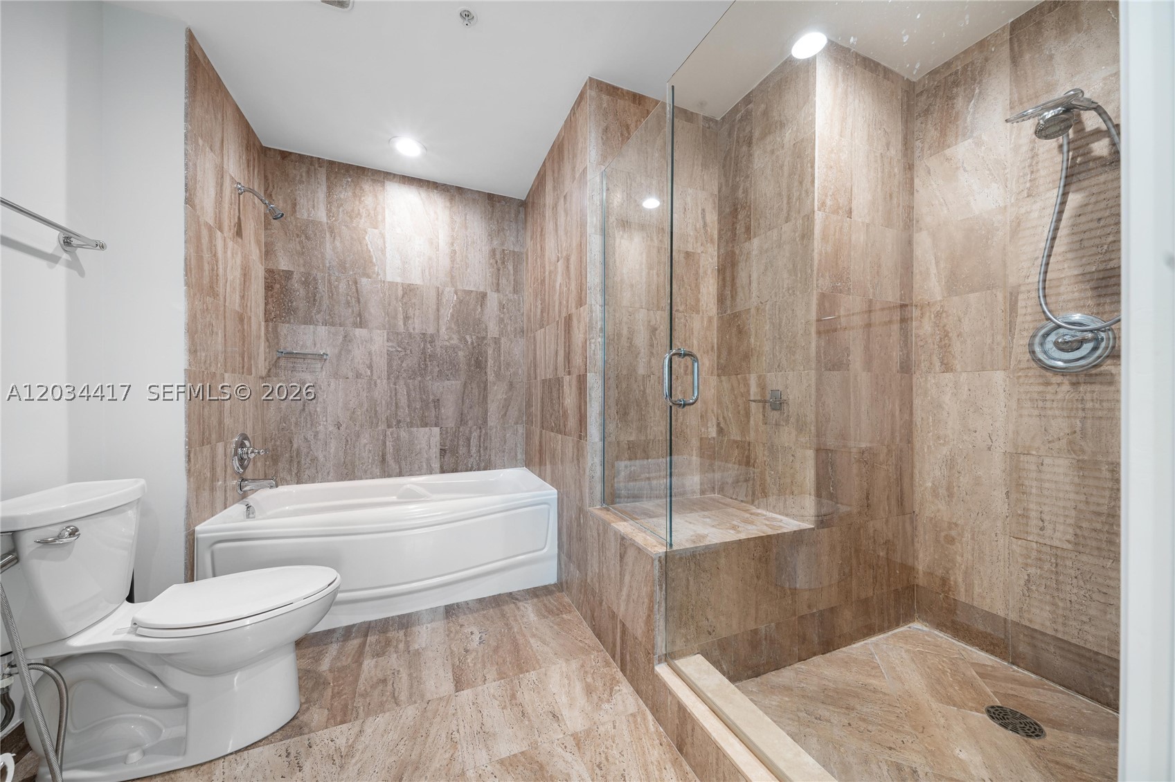 MET 1 CONDO - Residential