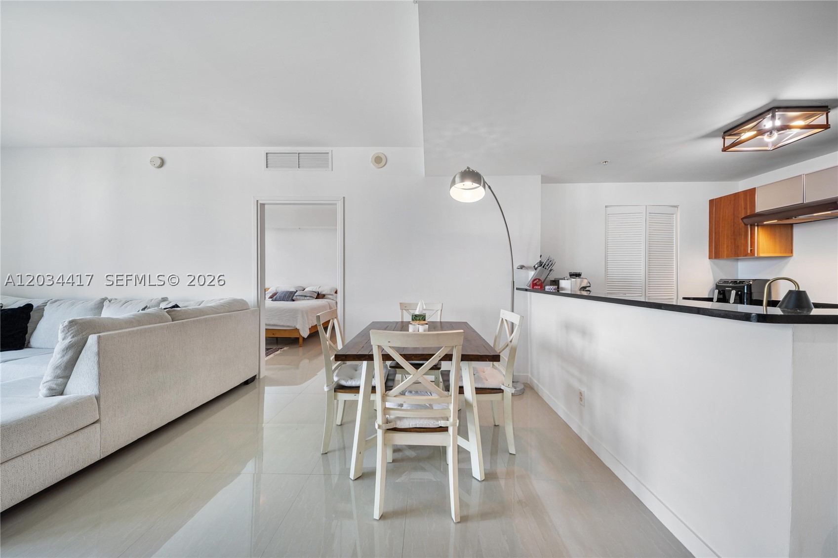 MET 1 CONDO - Residential