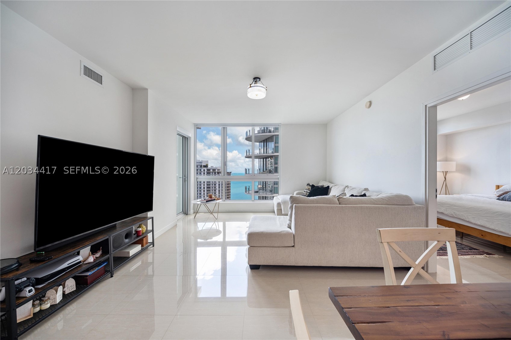 MET 1 CONDO - Residential