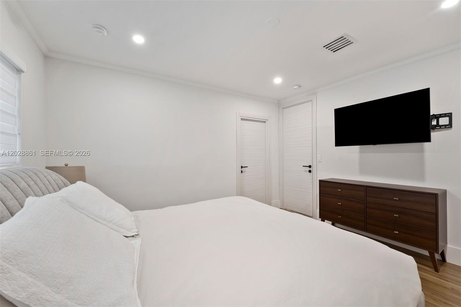 CORAL GABLES CRAFTS SEC - Residential Lease