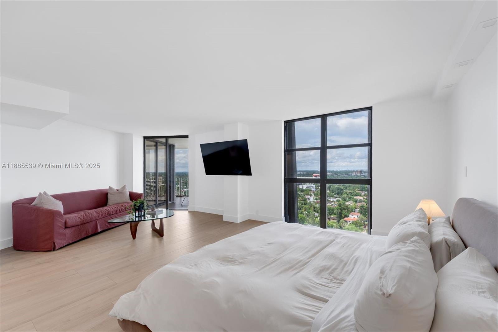 THE TOWERS OF QUAYSIDE CO - Residential