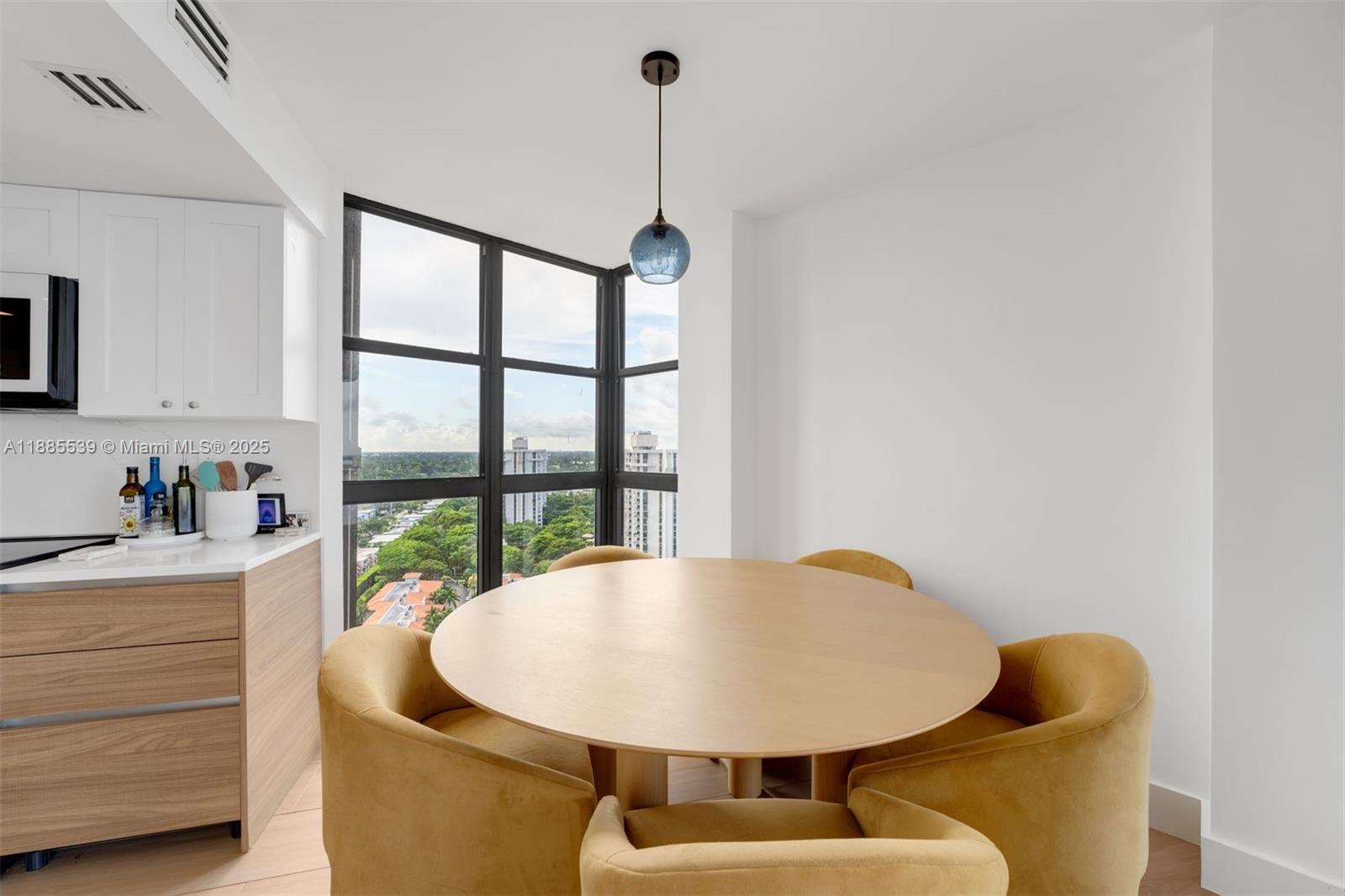 THE TOWERS OF QUAYSIDE CO - Residential