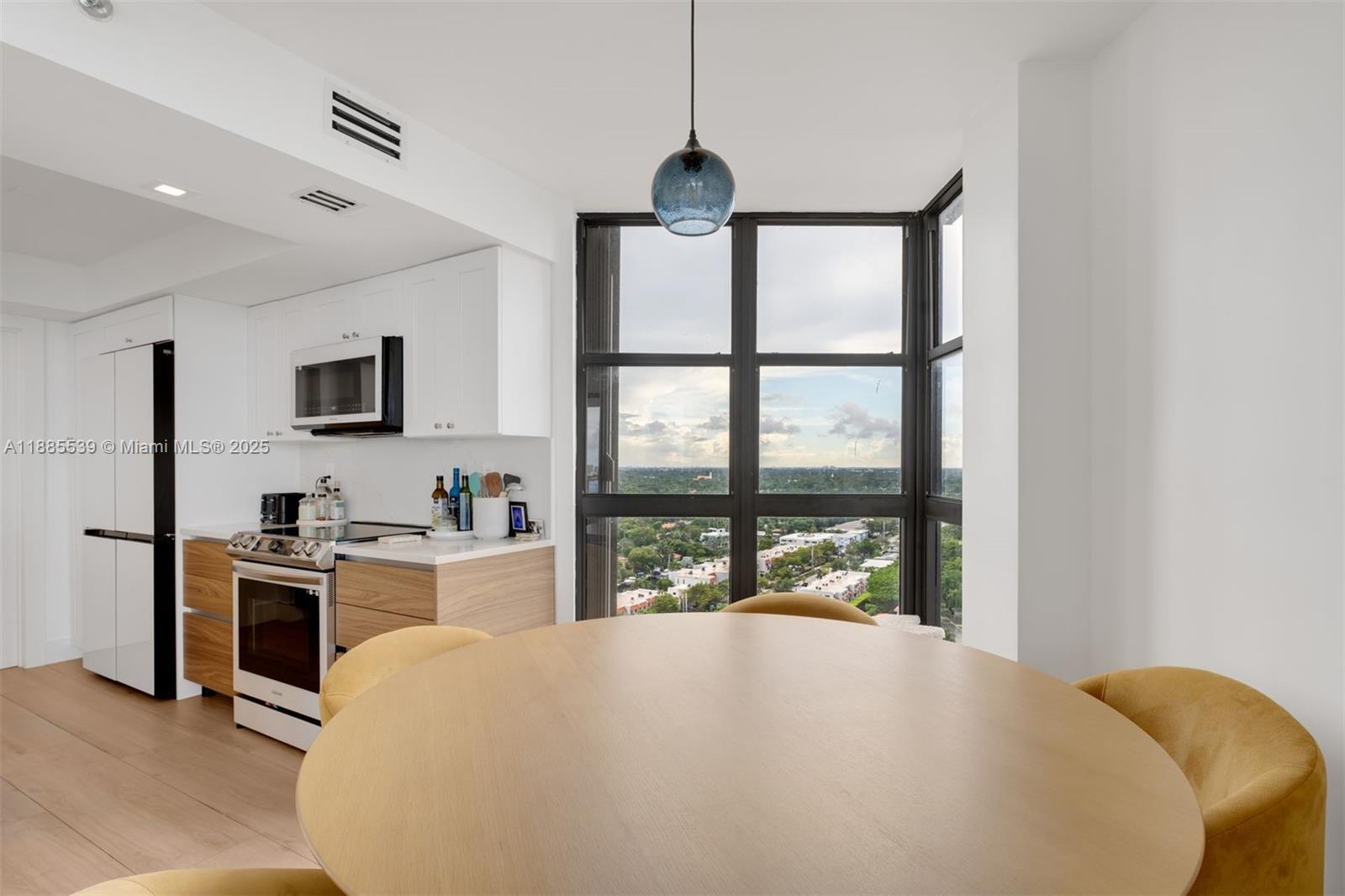THE TOWERS OF QUAYSIDE CO - Residential
