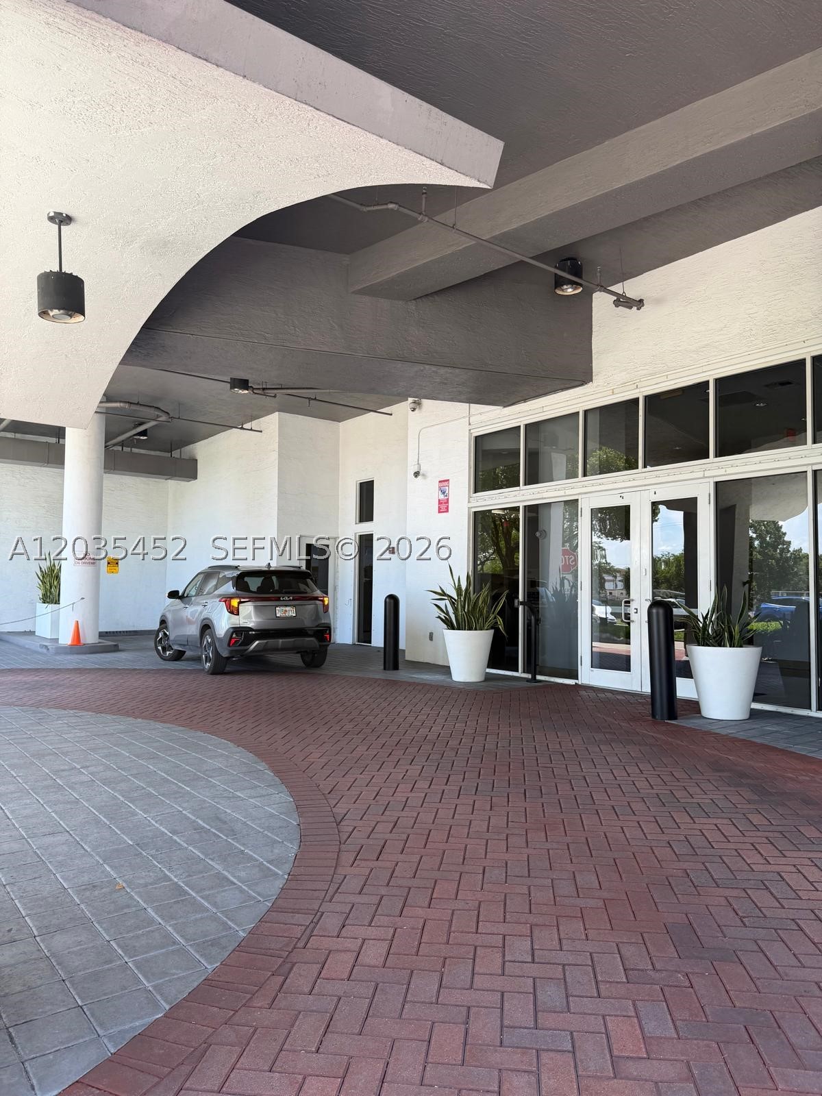 ALTOS DE MIAMI CONDO - Residential Lease