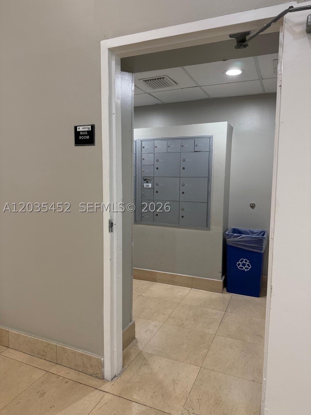 ALTOS DE MIAMI CONDO - Residential Lease