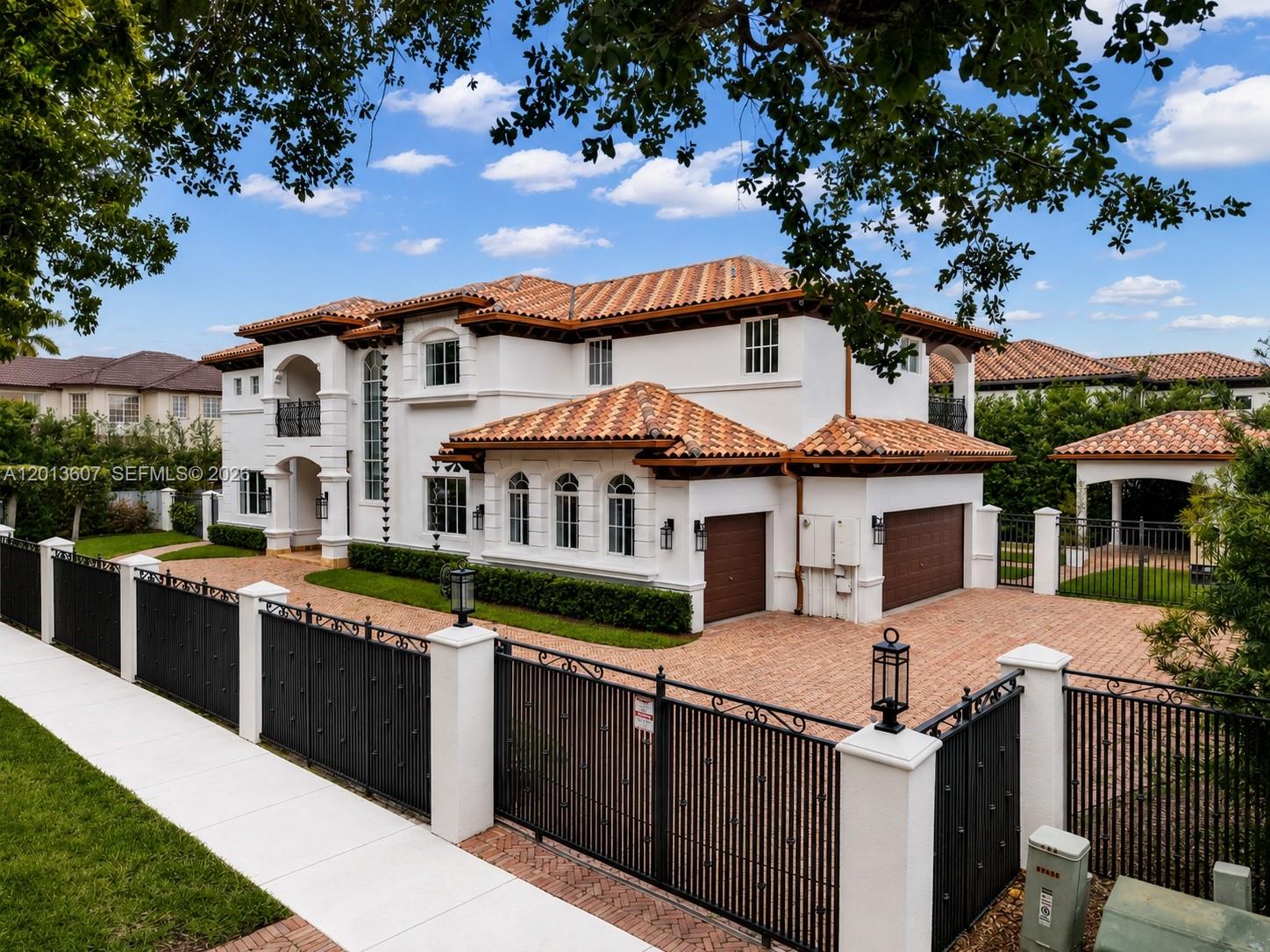 ROYAL OAKS FRANCESCA - Residential