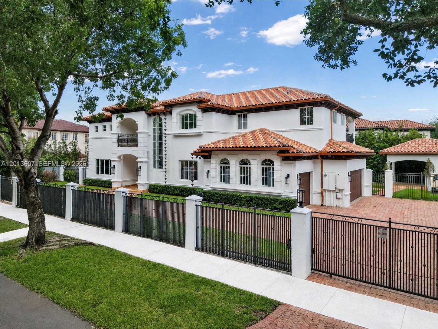 ROYAL OAKS FRANCESCA - Residential