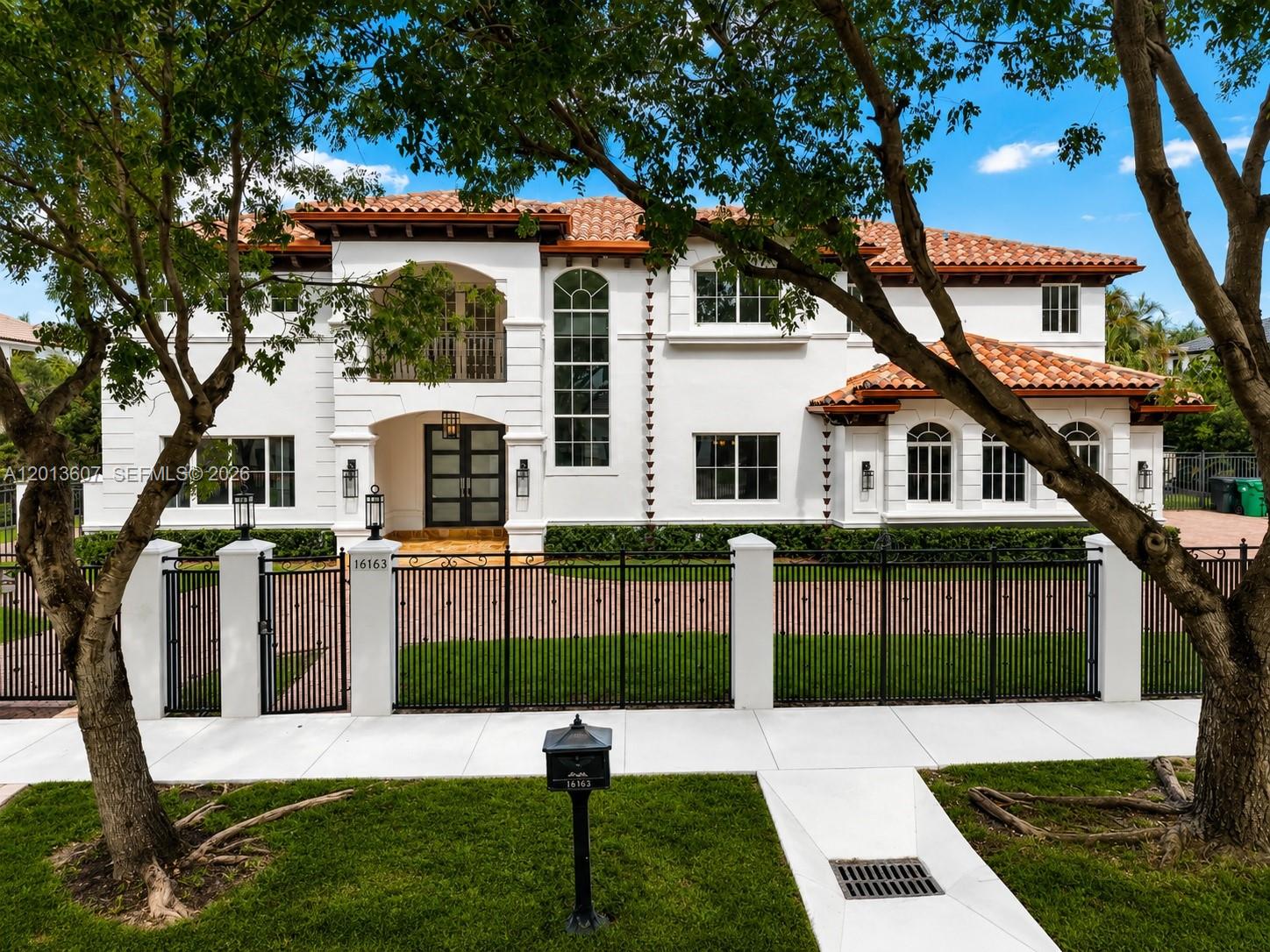 ROYAL OAKS FRANCESCA - Residential