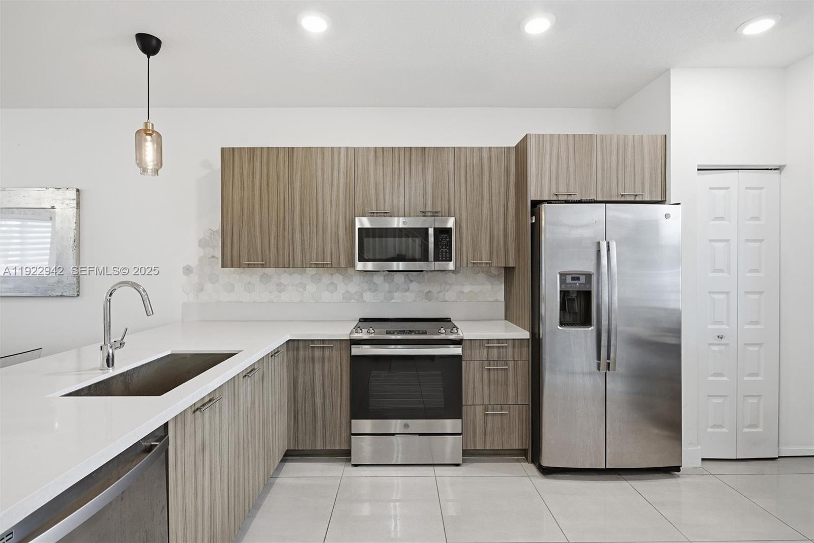 LANDMARK AT DORAL CONDO N - Residential