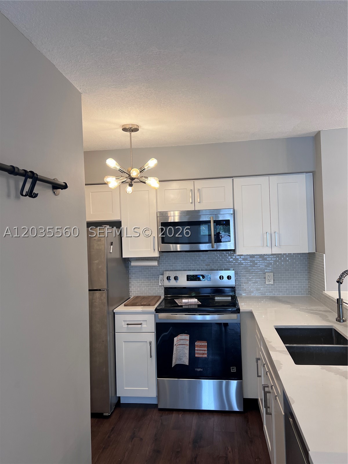 HOLLYWOOD PARC CONDOMINIU - Residential Lease