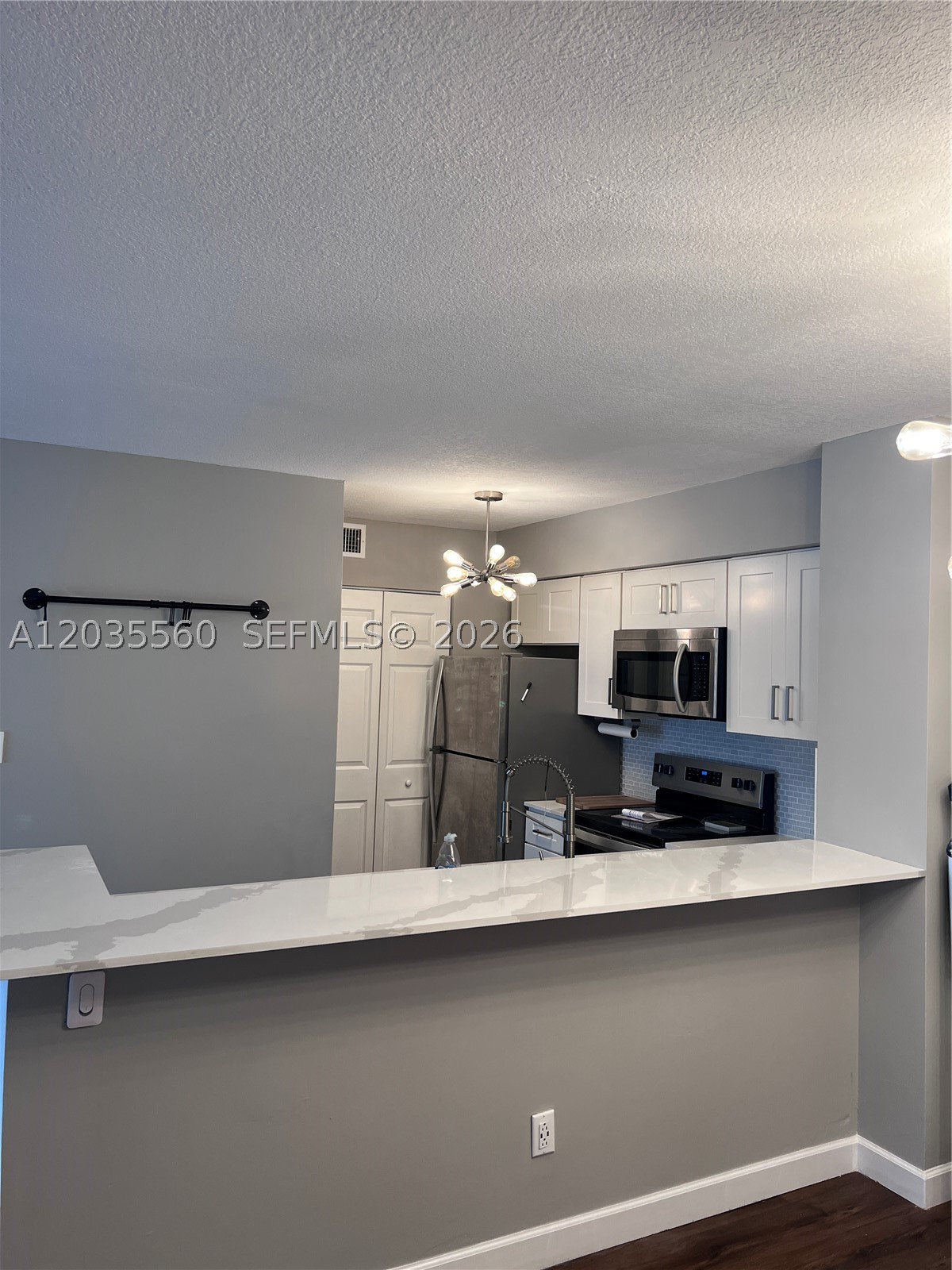 HOLLYWOOD PARC CONDOMINIU - Residential Lease