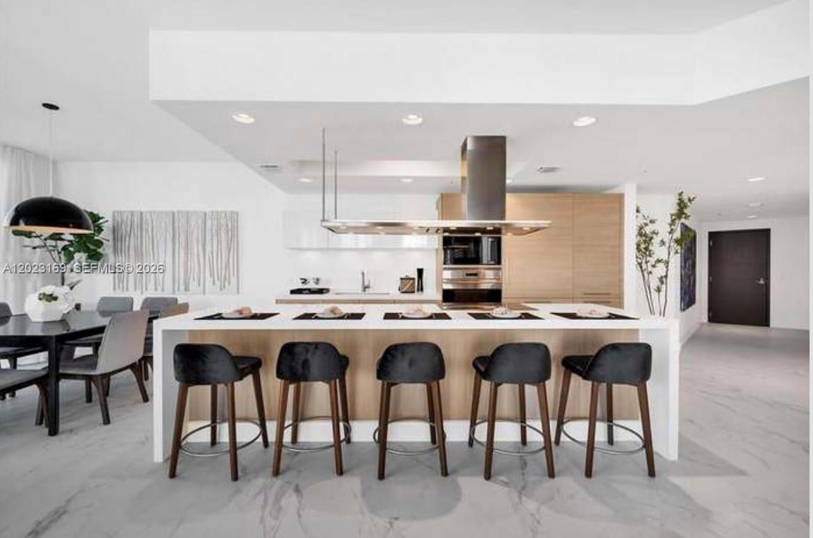 MARINA PALMS RESIDENCES S - Residential