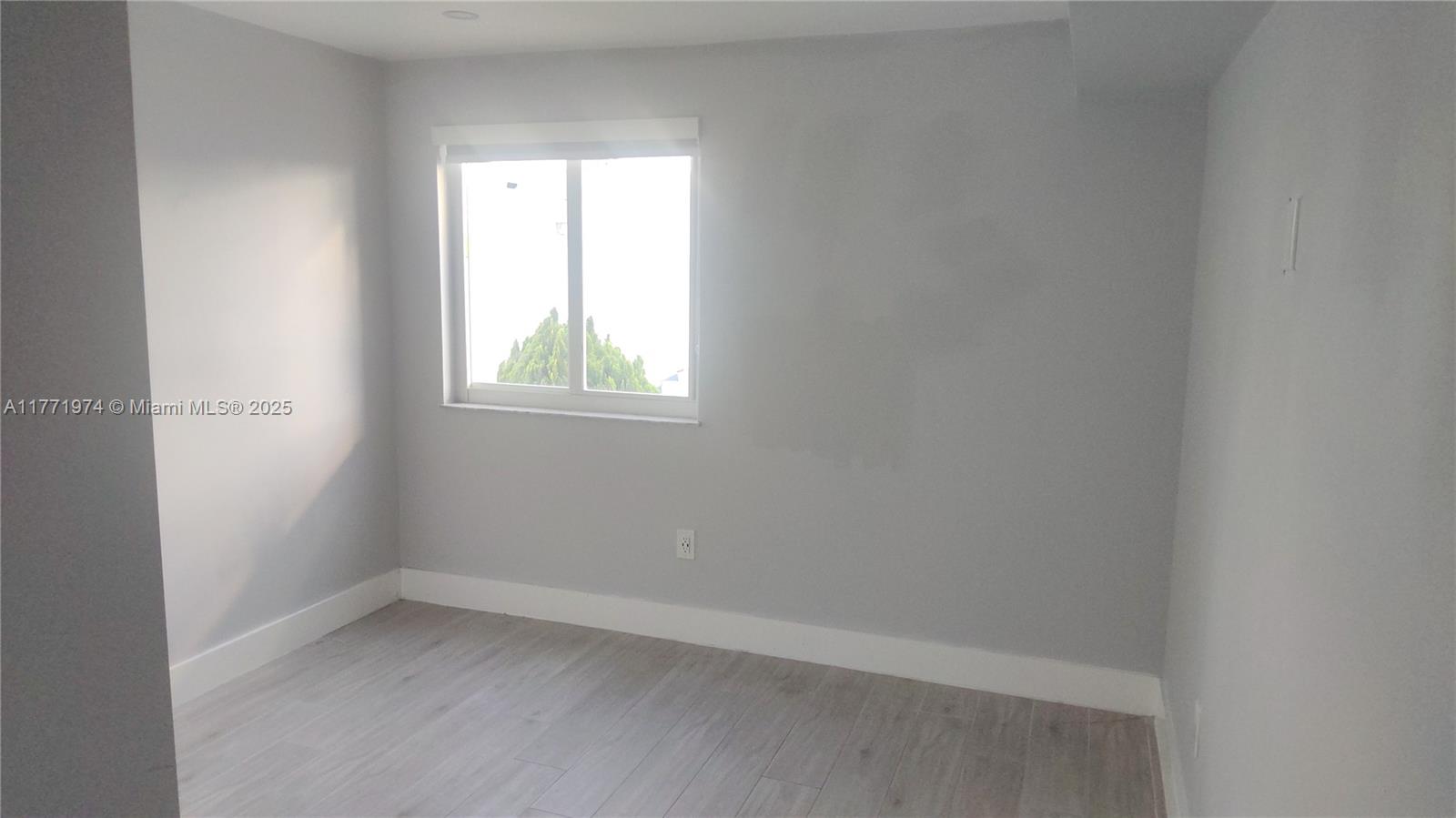 LAKE FOREST PARK CONDO VI - Residential