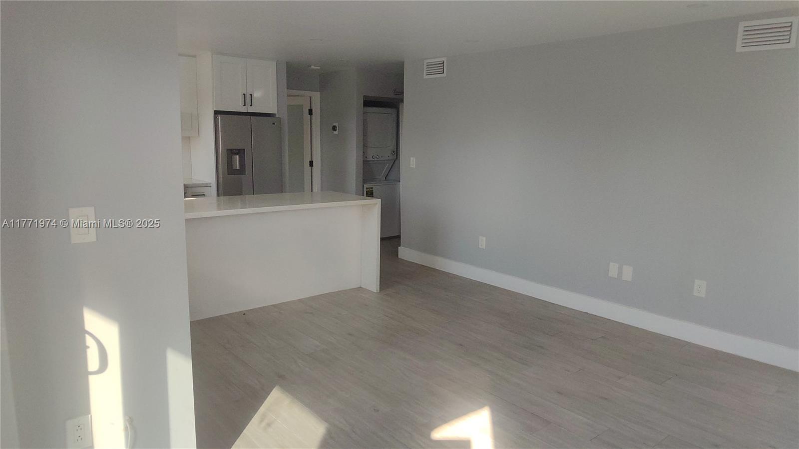LAKE FOREST PARK CONDO VI - Residential