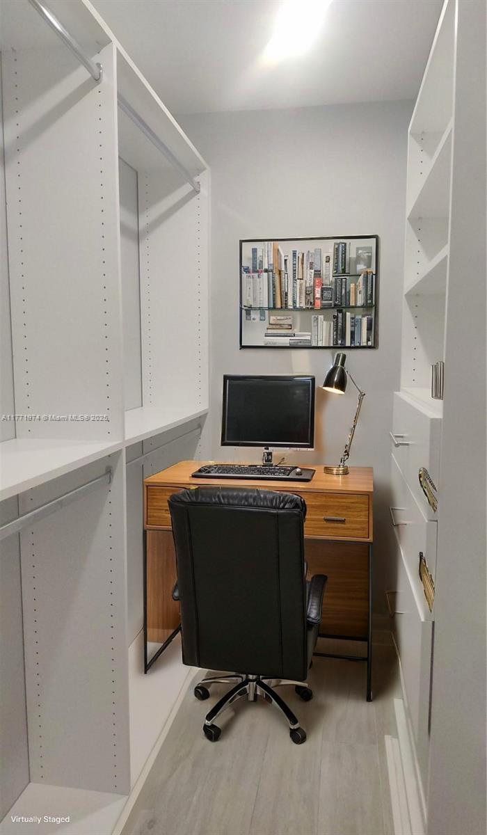 LAKE FOREST PARK CONDO VI - Residential