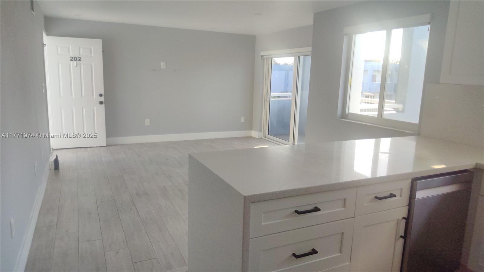 LAKE FOREST PARK CONDO VI - Residential