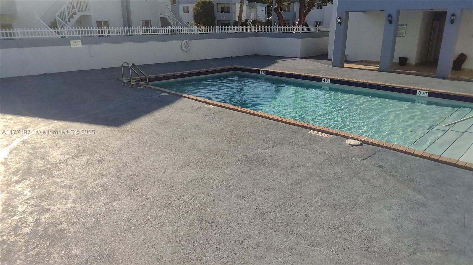LAKE FOREST PARK CONDO VI - Residential