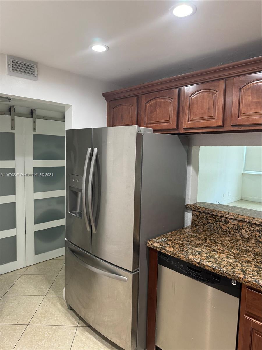 DADELAND PLACE CONDO - Residential Lease