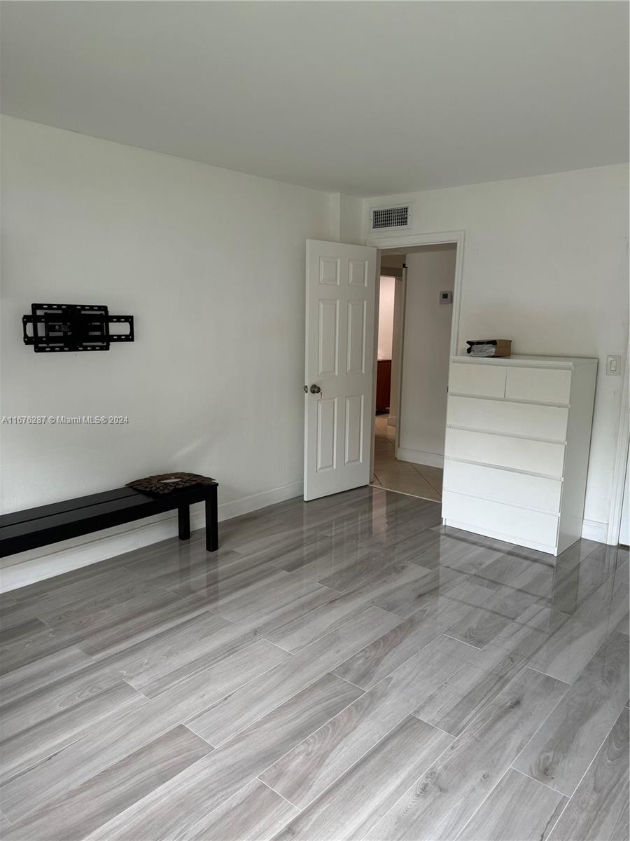DADELAND PLACE CONDO - Residential Lease