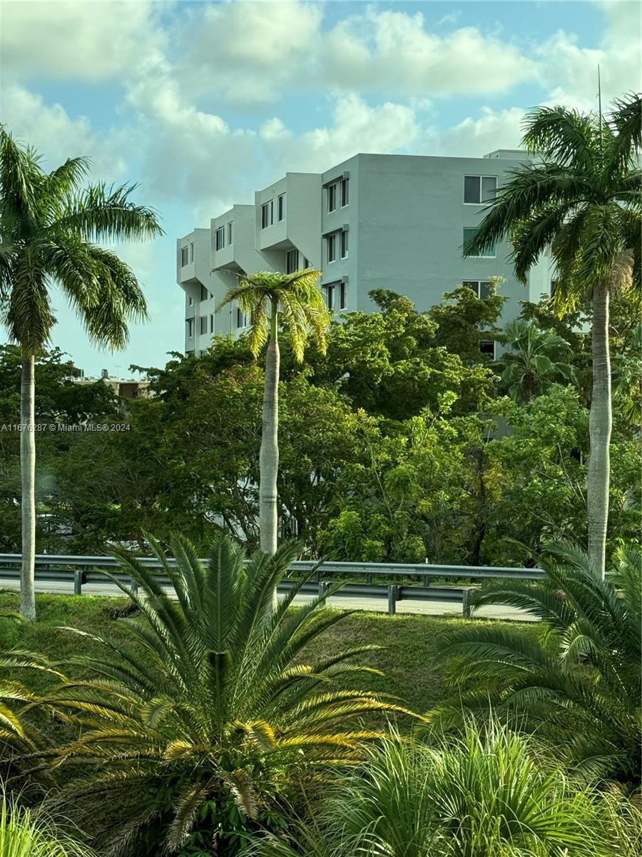 DADELAND PLACE CONDO - Residential Lease