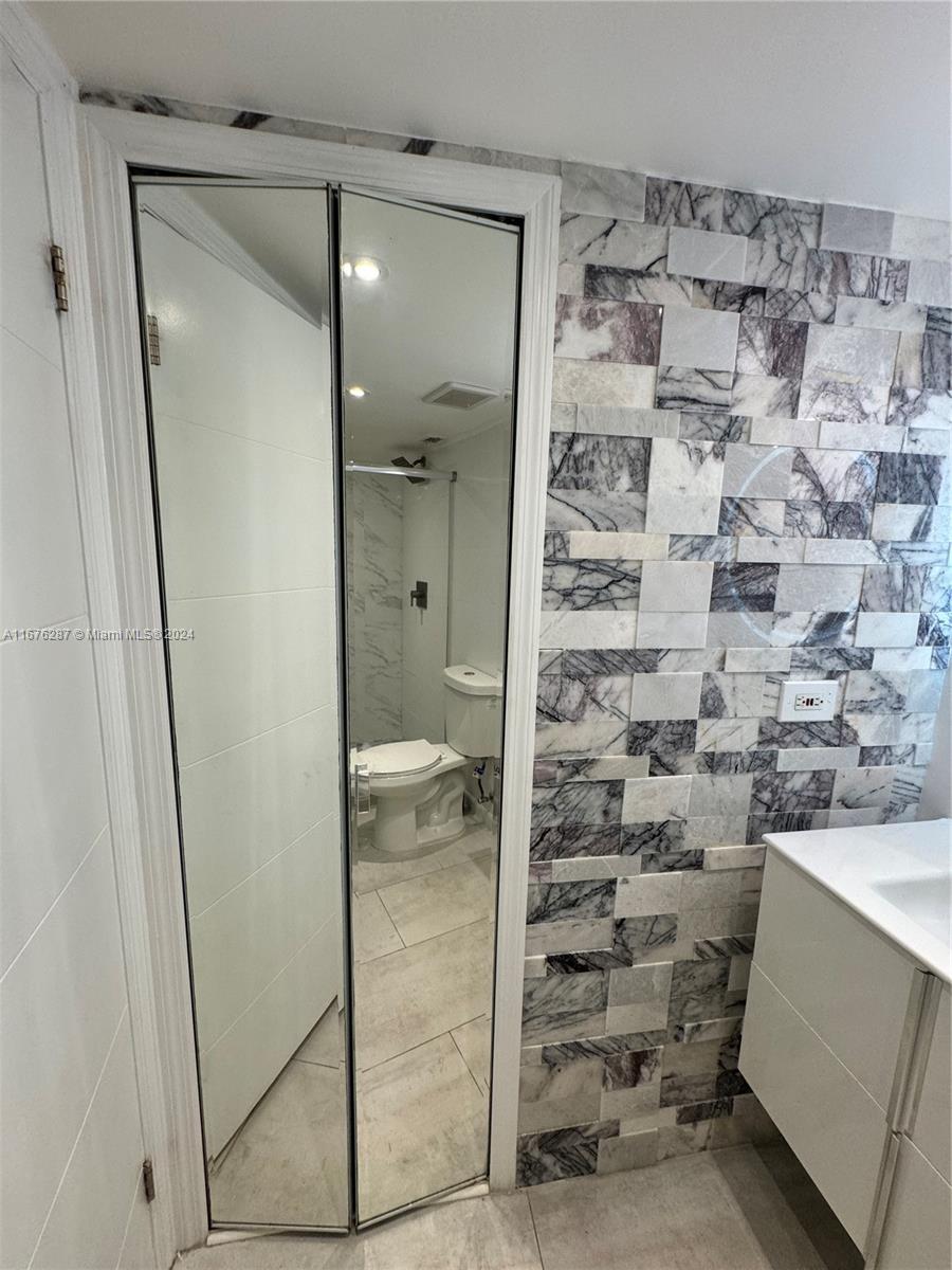 DADELAND PLACE CONDO - Residential Lease