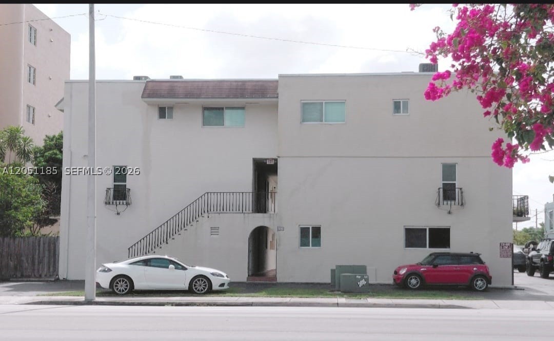 DOUGLAS CONDO - Residential Lease