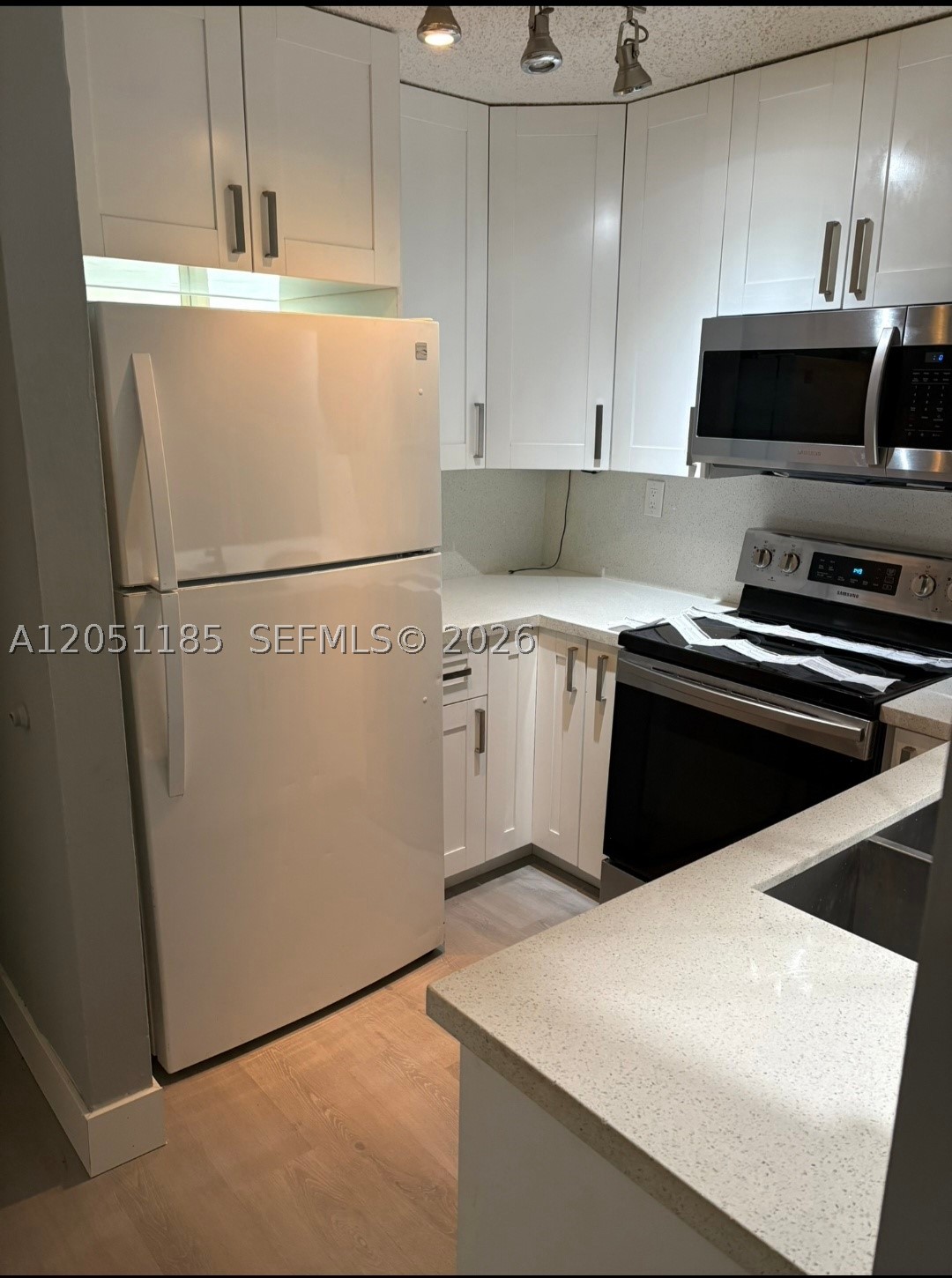 DOUGLAS CONDO - Residential Lease