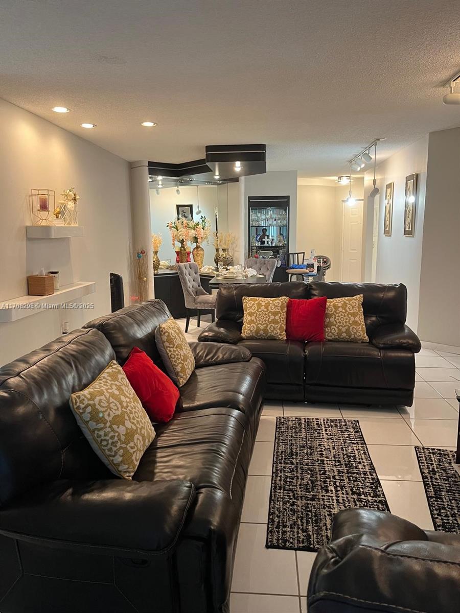 BAYPORT VILLAGE D CONDO - Residential