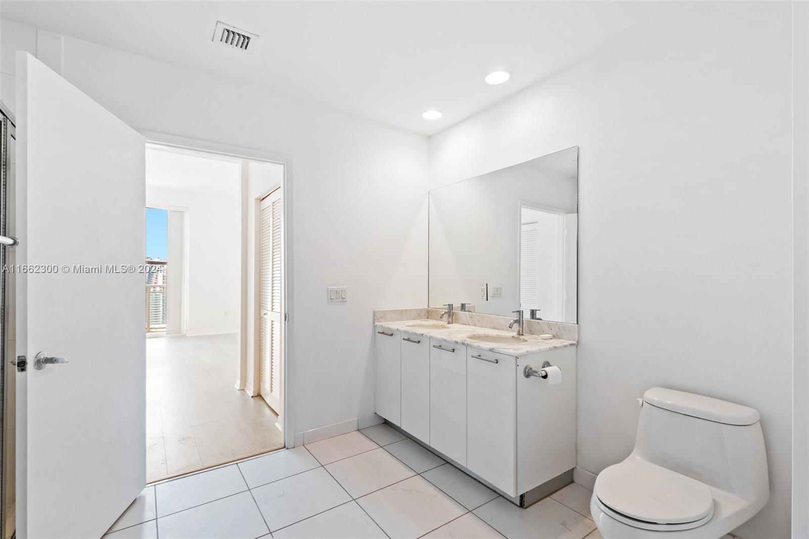 THE PLAZA 851 BRICKELL CO - Residential Lease