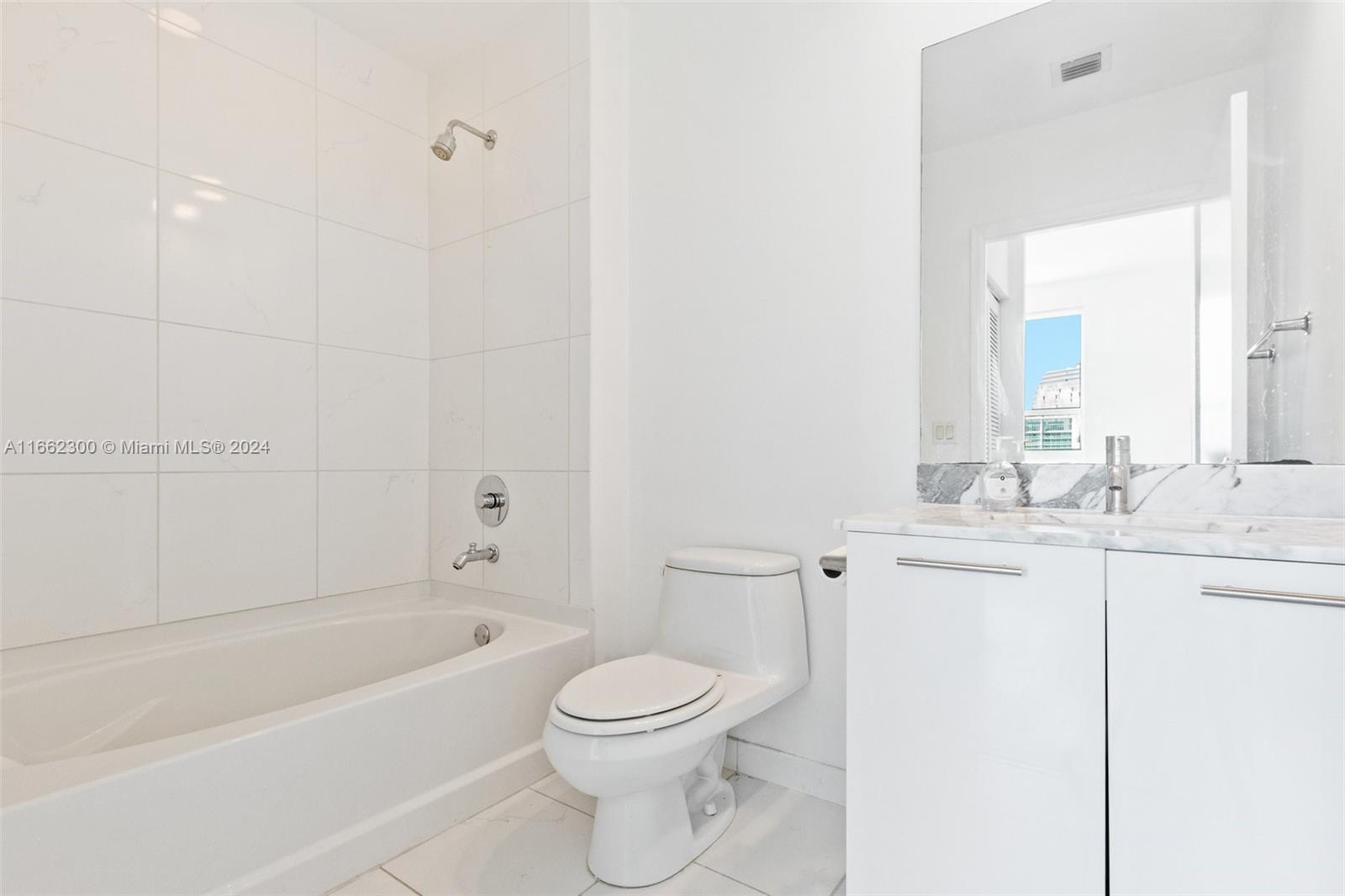 THE PLAZA 851 BRICKELL CO - Residential Lease