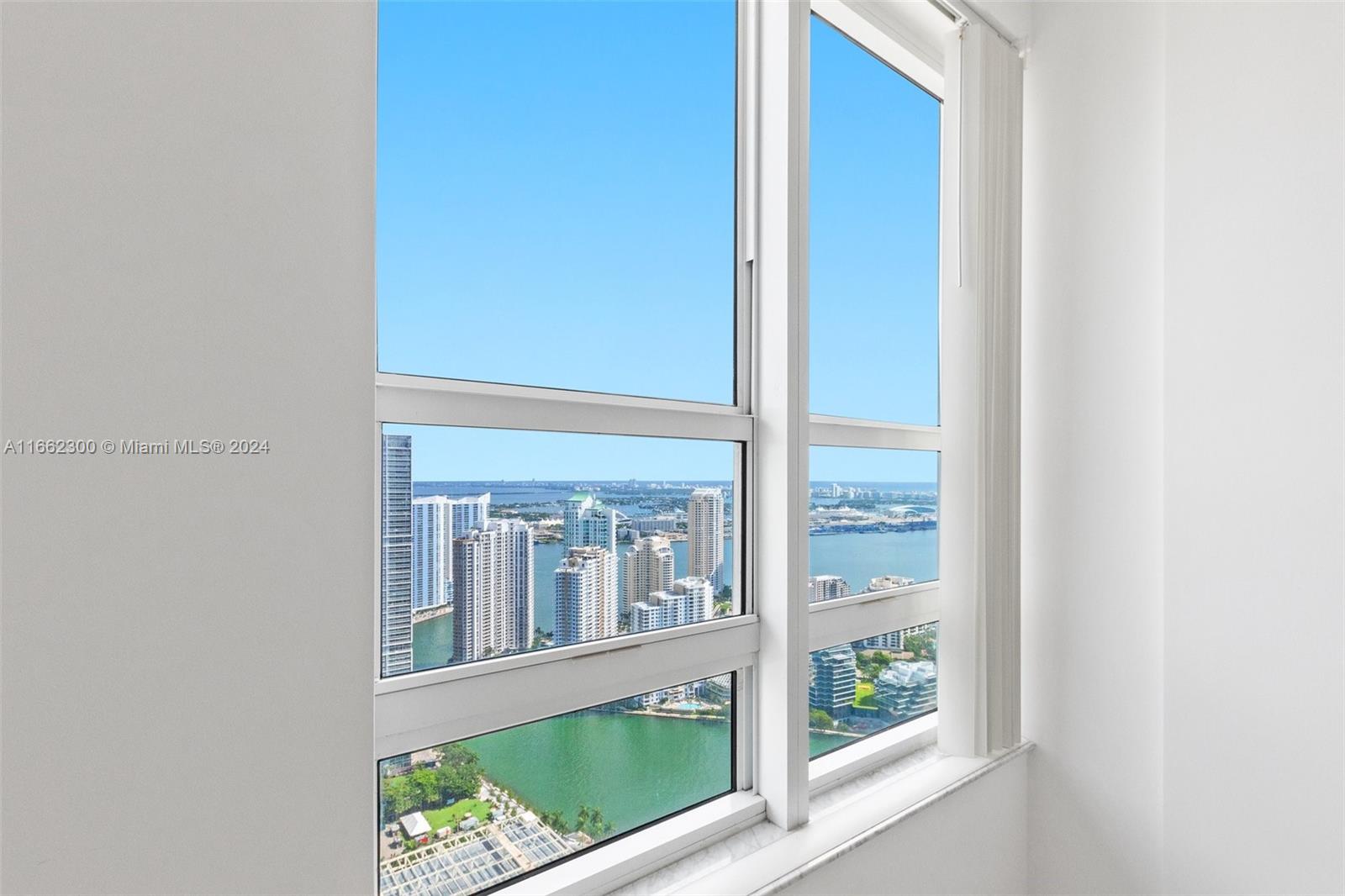 THE PLAZA 851 BRICKELL CO - Residential Lease