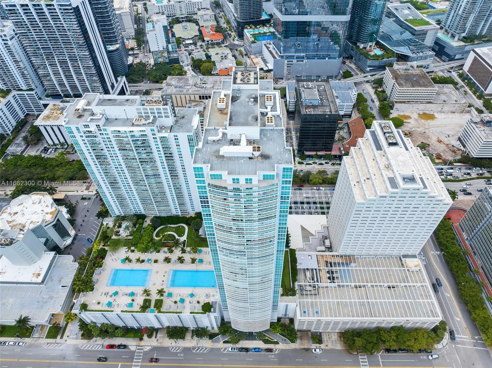 THE PLAZA 851 BRICKELL CO - Residential Lease