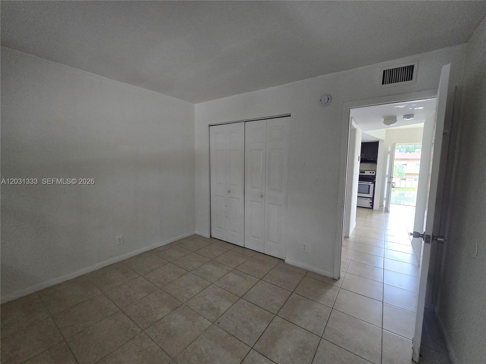 COURTS AT OAKLAND PARK - Residential Lease
