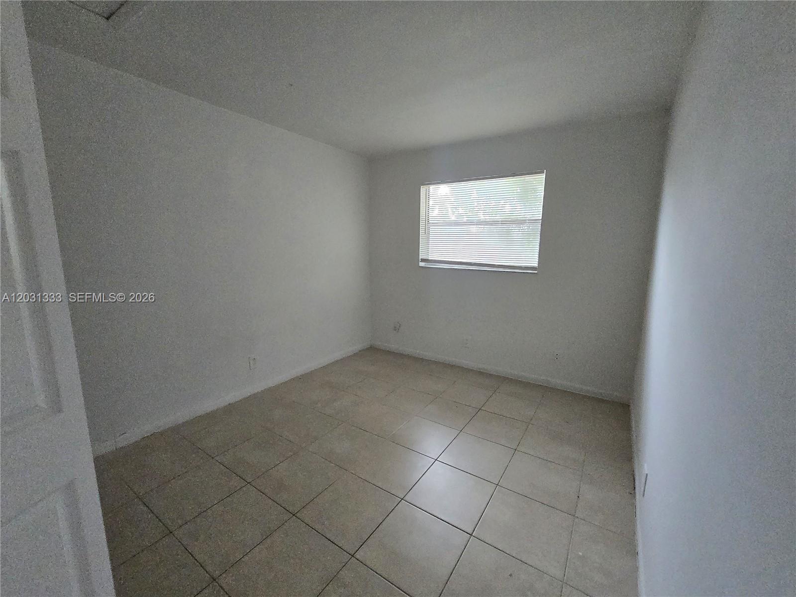 COURTS AT OAKLAND PARK - Residential Lease