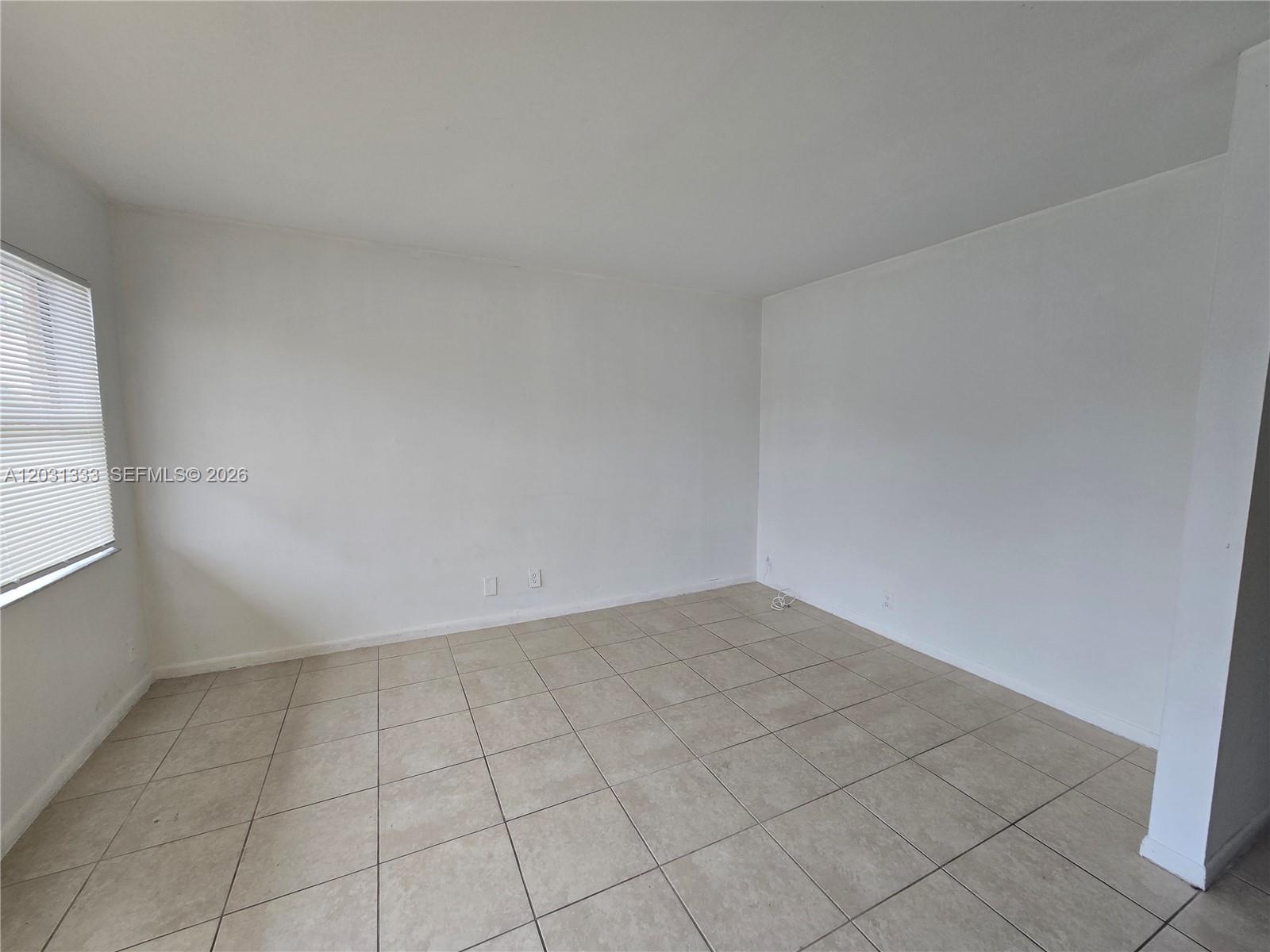 COURTS AT OAKLAND PARK - Residential Lease