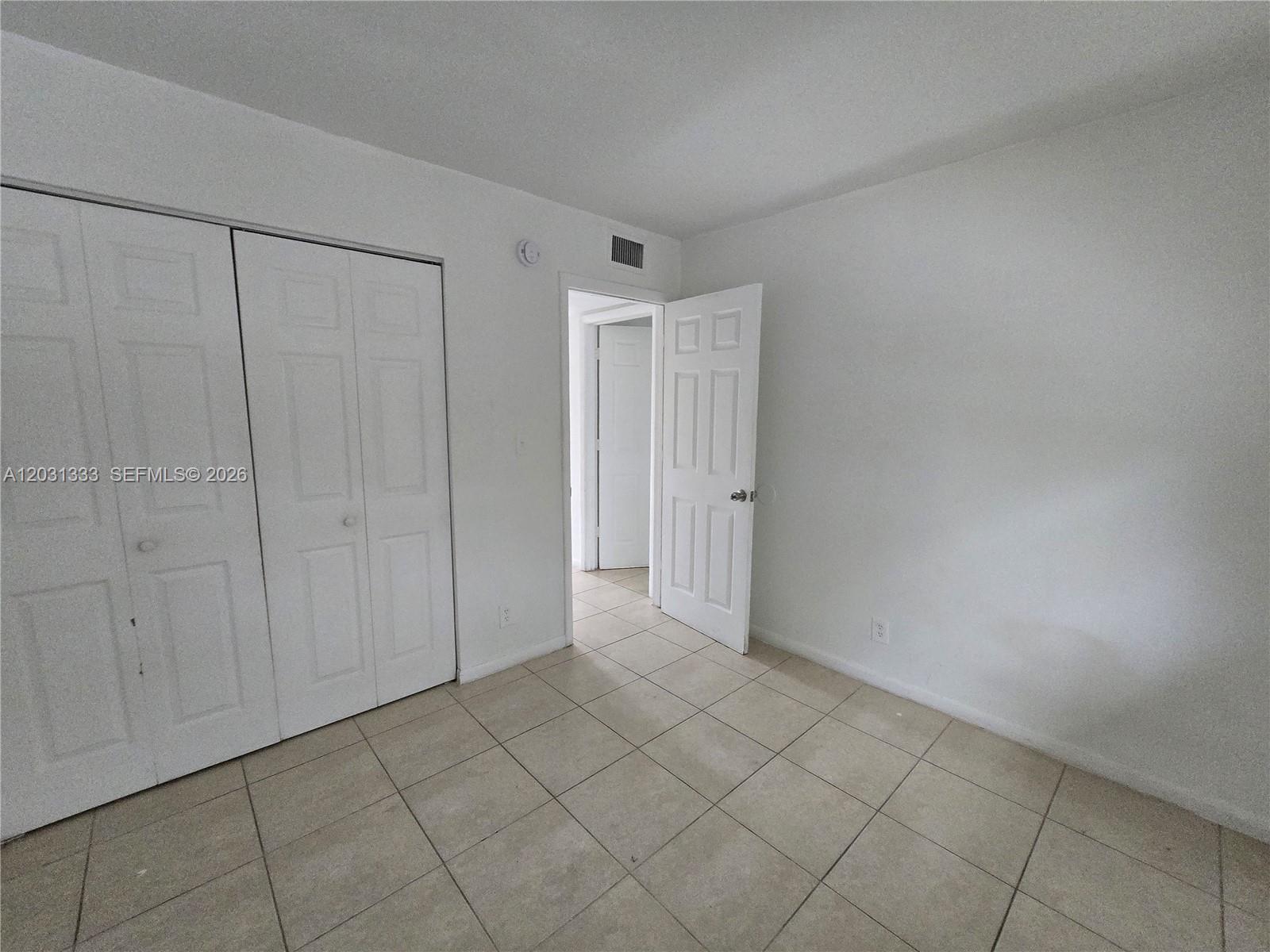 COURTS AT OAKLAND PARK - Residential Lease