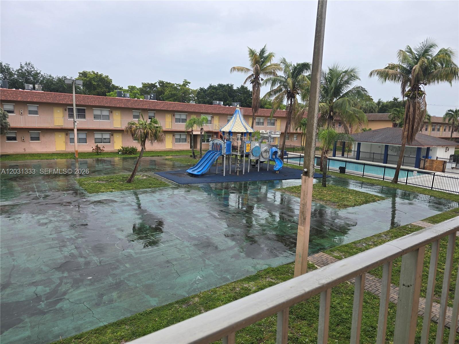 COURTS AT OAKLAND PARK - Residential Lease